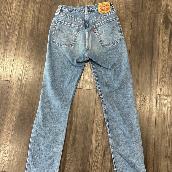 Levis Medium 501 Jeans - Picture 2 of 4